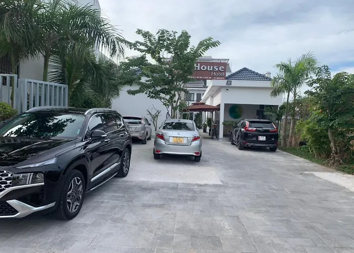 Khách sạn P'house 2*